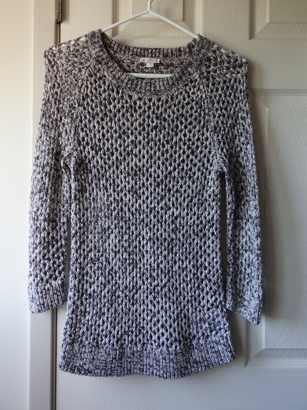 GAP Open-Knit Crewneck Sweater in Black and White
